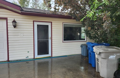 Caldwell House | Pet friendly MIL Suite, Caldwell ID. Private hot tub/pool in beautiful backyard