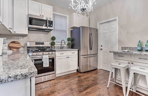 Weequahic House | Pet-Friendly Newark Townhome Near Airport!