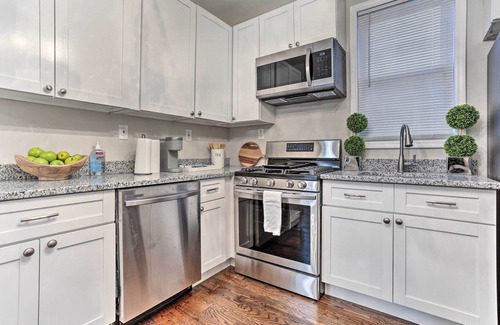 Weequahic House | Pet-Friendly Newark Townhome Near Airport!