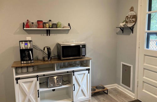 Monteagle Cottage | Pet friendly, off the beaten path, only 6 mins to I-24, lots of hiking nearby