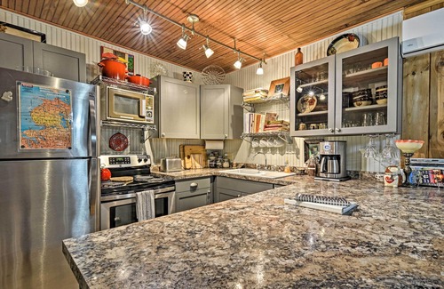 Harbor Springs Cottage | Pet-Friendly 'One Crow Cottage' in Harbor Springs!