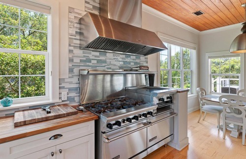 Dune Allen Beach Cottage | Pet Friendly | Quiet Street | Short Walk to Beach