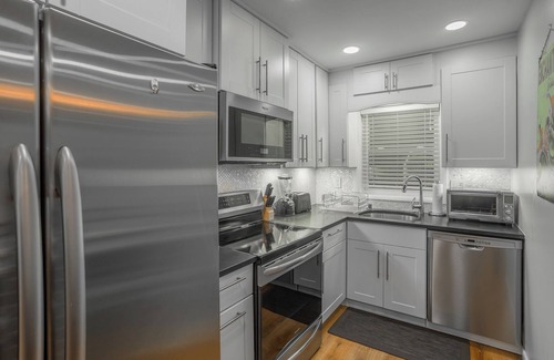 Country Club Estates Condo | Pet Friendly Rehoboth Beach 2BR Sleeps 8 Townhouse w/Pool & Parking