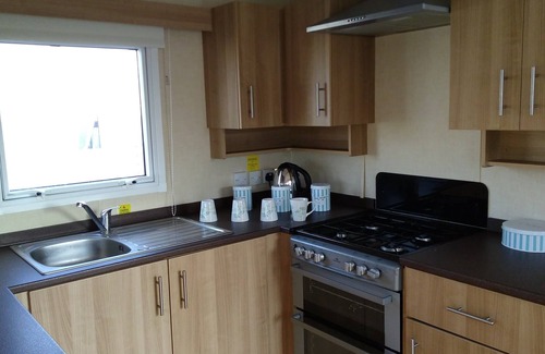 Flamborough Cabin | Pet friendly Sea view static at Thornwick bay