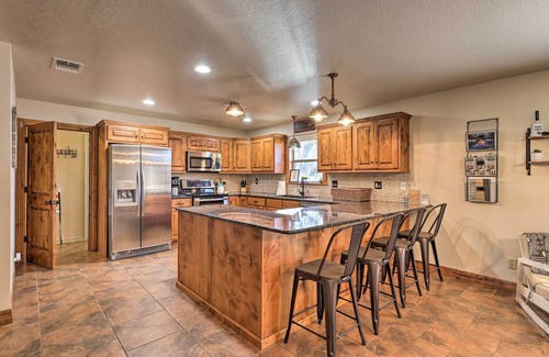 Seguin House | Pet-Friendly Seguin Retreat w/Deck & River Views!
