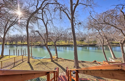 Seguin House | Pet-Friendly Seguin Retreat w/Deck & River Views!