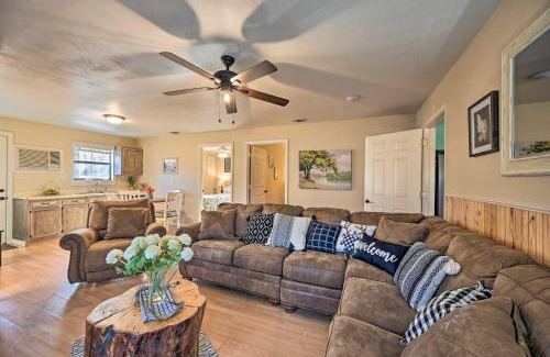 Broken Bow House | Pet-Friendly Shady Oaks Broken Bow Gem with Patio!