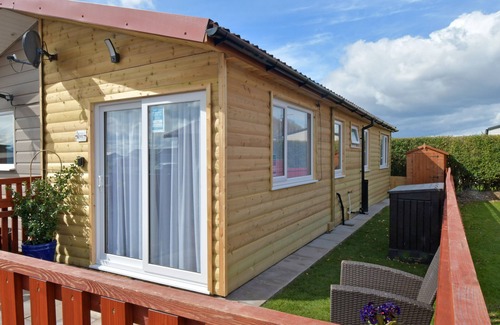 Bridlington Ski Chalet | Pet friendly sleeps 3 Chalet Bridlington free elec