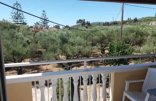 Agrilia Apartment | Pet-Friendly Studio Apartment Aquarius 10 with Sea View & Balcony