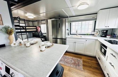 Pecos Apartment | Pet friendly Studio BoxHouse in Pecos: Queen bed with Twin over Full Bunk Beds