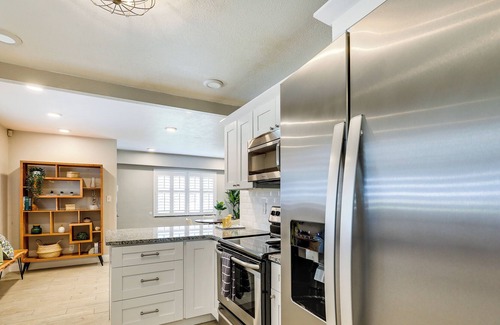 Riverside Heights House | Pet-Friendly Tampa Vacation Home w/ Central A/C!