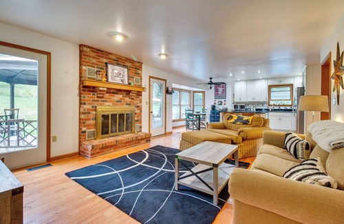 Union House | Pet-Friendly Union Vacation Rental with Pool!
