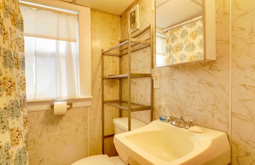 Salisbury Cottage | Pet-Friendly Vacation Rental in the Salisbury Area