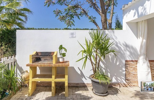 La Lantejuela Villa | Pet-Friendly Villa 'Casa Rural La Gitanilla' with Pool & Wi-Fi