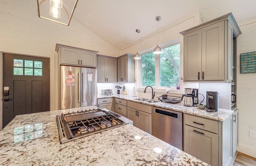 West Jefferson House | Pet-Friendly West Jefferson Home w/River View!