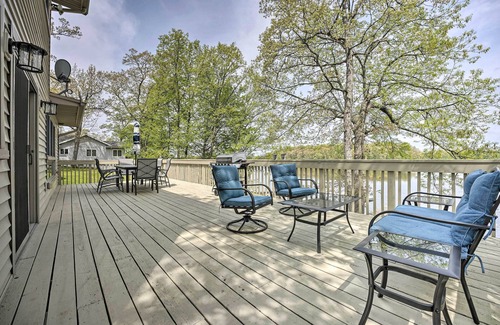Grass Lake House | Pet-Friendly Grass Lake Retreat w/Game Room!
