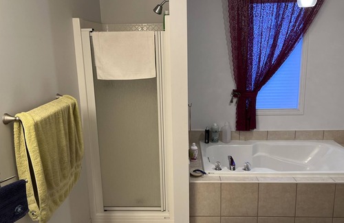 Hull House | Pet Welcome, Spacious 4 Bed, 3 Bath with Fireplace