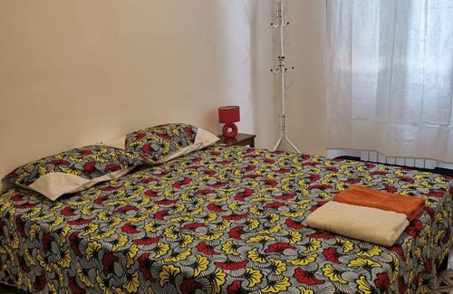 Carpentras Apartment | Petit appart entier au cœur des REMPARTS - Netfix et connection fibre gratuits