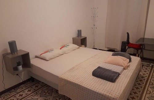 Carpentras Apartment | Petit appart entier au cœur des REMPARTS - Netfix et connection fibre gratuits