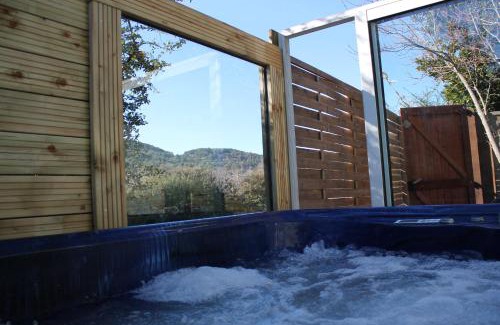 Le Beausset House | Petit chalet climatisé avec jacuzzi privé