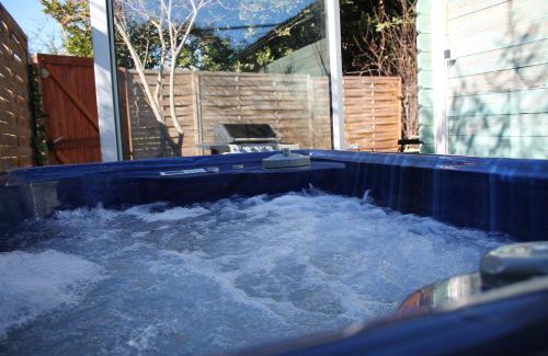 Le Beausset House | Petit chalet climatisé avec jacuzzi privé