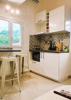 Saint-Denis Apartment | Petit studio bien agencé pour jusqu'à 4 personnes proche de l'hôpital et du centre ville