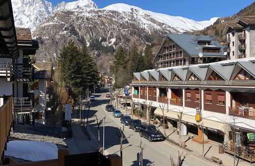 Courmayeur Apartment | PETITE MAISON: 50 steps from the cable car !
