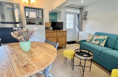 Saint-Regnobert-de-la-Cote-de-Nacre House | Petite vague - maison atypique avec terrasse
