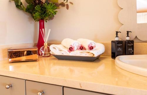 Knysna House | Pezula Magic Escape - Guest House - No Loadshedding
