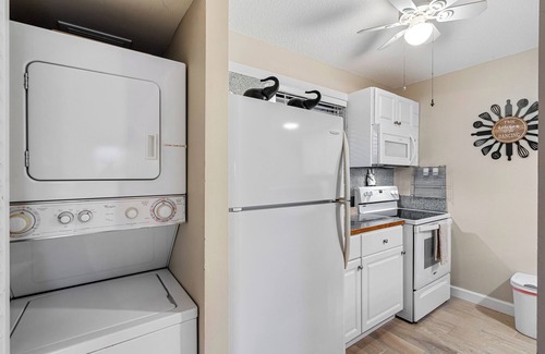 Palm Beach Gardens Cottage | PGA National Lakeview Cottage