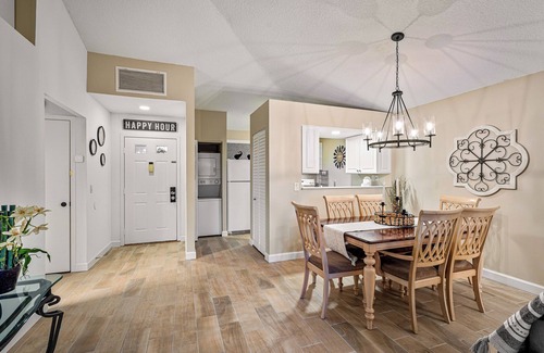 Palm Beach Gardens Cottage | PGA National Lakeview Cottage