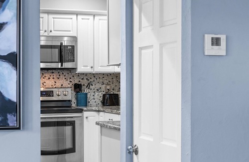 Brookline House | PGH Sapphire |Charming Design |Parking |10min from DT