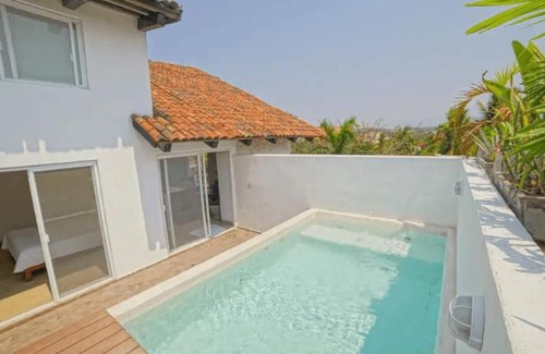 Ixtapa Apartment | PH in Ixtapa central Plaza- private pool & walk to the beach!