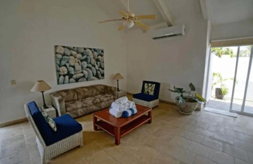 Ixtapa Apartment | PH in Ixtapa central Plaza- private pool & walk to the beach!
