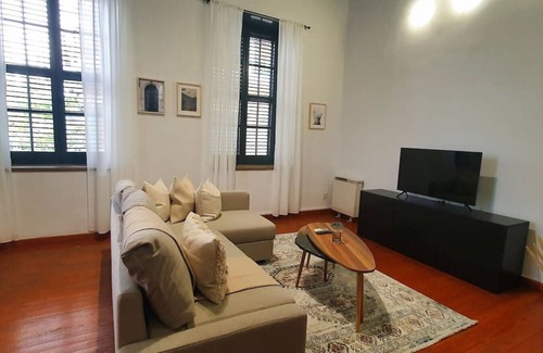 Aglantzia House | Phaedrus Living: Cozy Down Town House Aischylou
