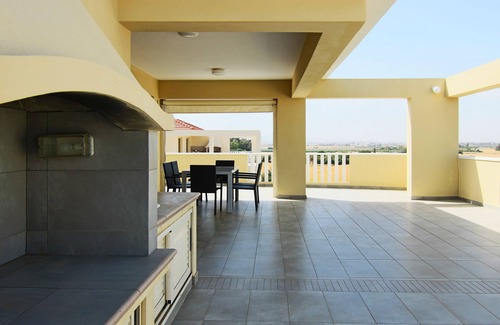 Pervolia Apartment | Phaedrus Living Seaside Luxury Flat Pervolia