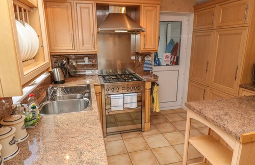 Maenporth Cottage | PHENESTS, pet friendly, country holiday cottage in Falmouth