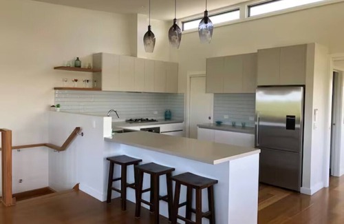 Surf Beach House | Phillip Island. 1 to 16 people. Linens included. Fast WiFi. 2 mins walk to beach