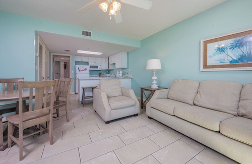 Gulf Shores Condo | Phoenix Hotels! BEACH FRONT! ~ FREE Wifi - Full Kitchen!
