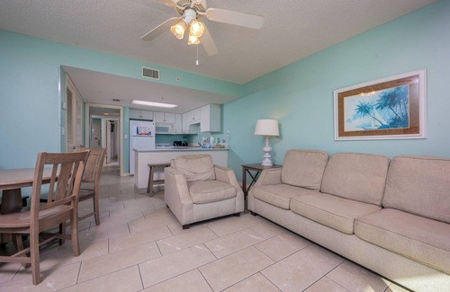 Gulf Shores Condo | Phoenix Hotels ~ GULF FRONT Hotel Suite! Full Kitchen - Bunks