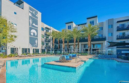 Desert View Village Apartment | Phoenix Stay with Pool - Close to Mayo Clinic - Desert Ridge- S325