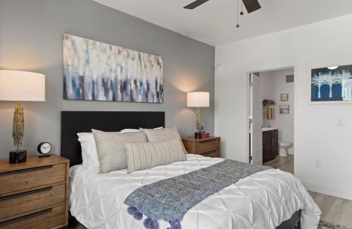 Desert View Village Apartment | Phoenix Stay with Pool - Close to Mayo Clinic - Desert Ridge- S325