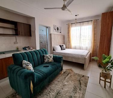 Manyimbo Bed & Breakfast | Phoina Homes