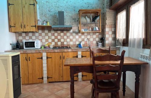 Assergi Apartment | Piazzetta Del Forno - Monolocale con Soppalco