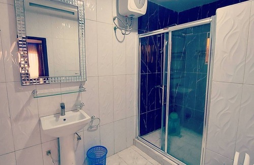 Ofin Hotel | Piccadilly Suites and Luxury Apartment