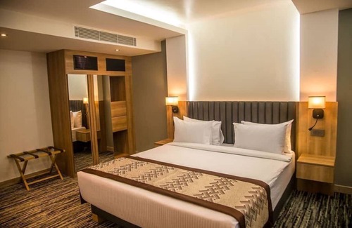 Ofin Hotel | Piccadilly Suites and Luxury Apartment