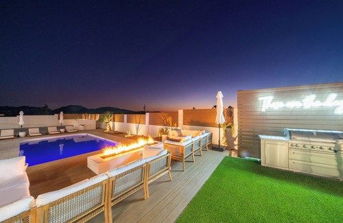 Lake Havasu City House | Pickleball and Heated Pool w/hot tub & firepit. Sleeps 28 near Havasu Riviera