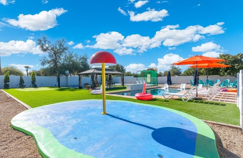 Norma Estates House | Pickleball Golf Heated Pool Splash Pad
