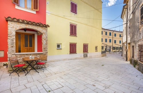 Valbandon Ski Chalet | Pictoresque Fazana - City Center - House Doda