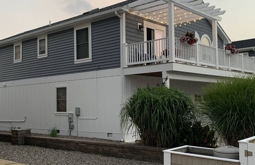 Fenwick Island House | Picture Perfect Canal Front 4/5BR Home on Fenwick Island- Walk to Everything !